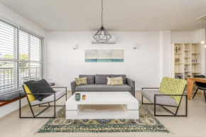 Port area - Spacious 2 bdr close to the Port